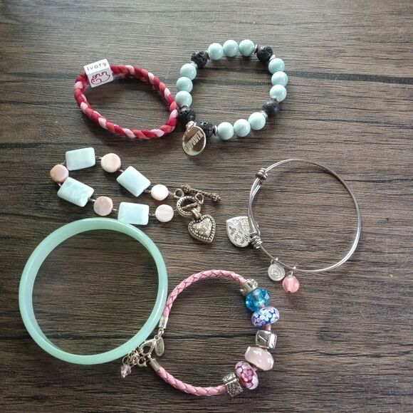 6 Pastel colored bracelets kid daughter aromatherapy charm - Picture 1 of 5